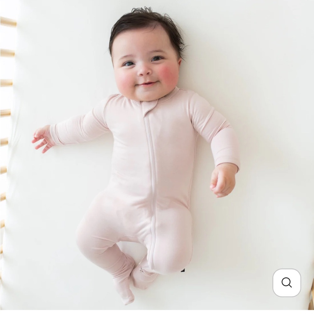 Kyte Baby 0-3 month Zippered Footie in Blush NEW without tags